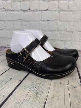 L'Artiste by Spring Step Aneria black leather clogs size 42